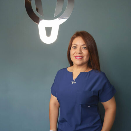 Recepcionista de la clínica urológica Ivonne